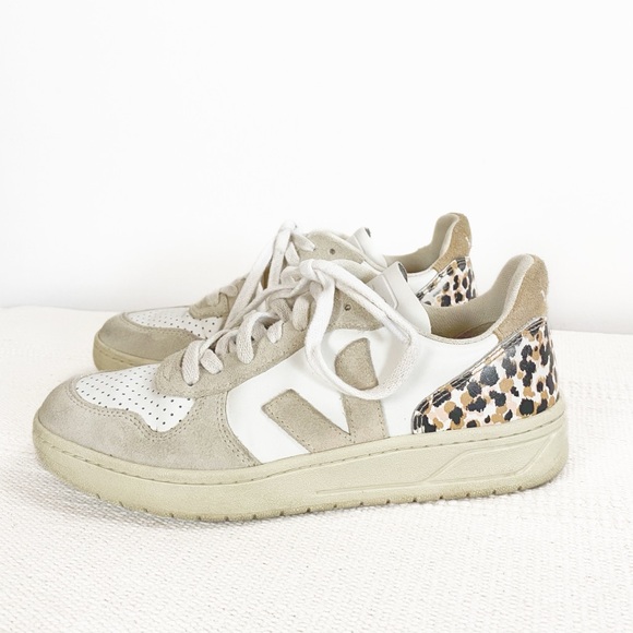 Veja Womens V-10 Leather Sneakers in Animal Print Limited Edition size 6 - Picture 11 of 11